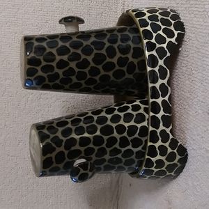 MCM Artisan Horn Resin Shaker Set